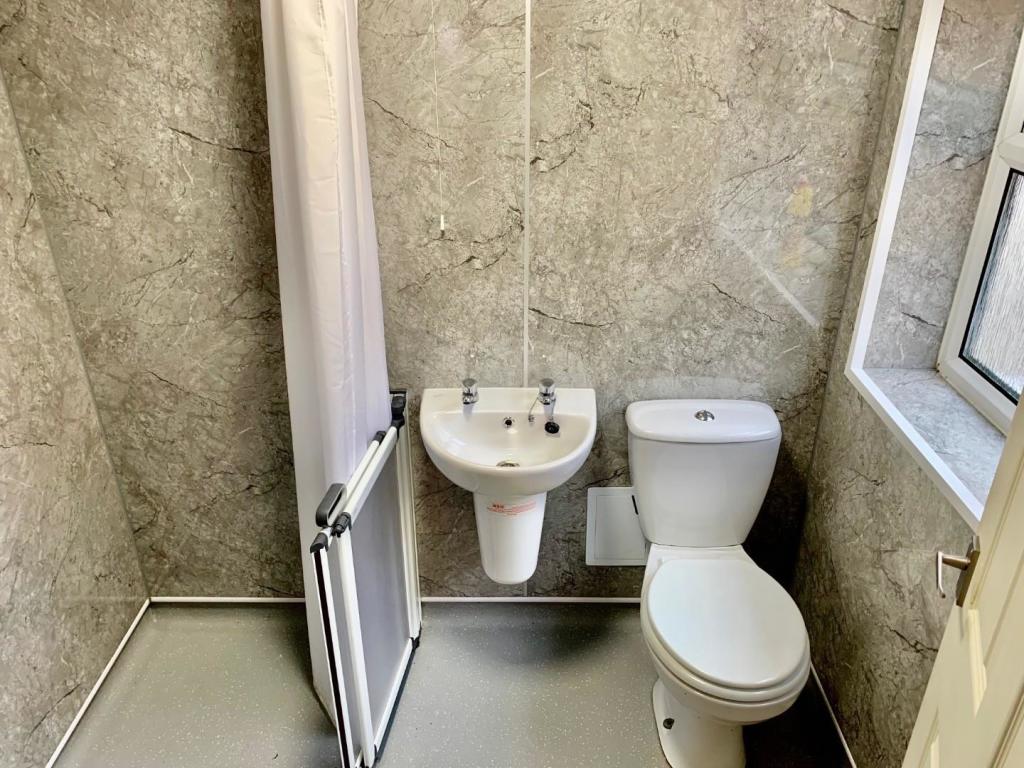 Wet Room/Bathroom