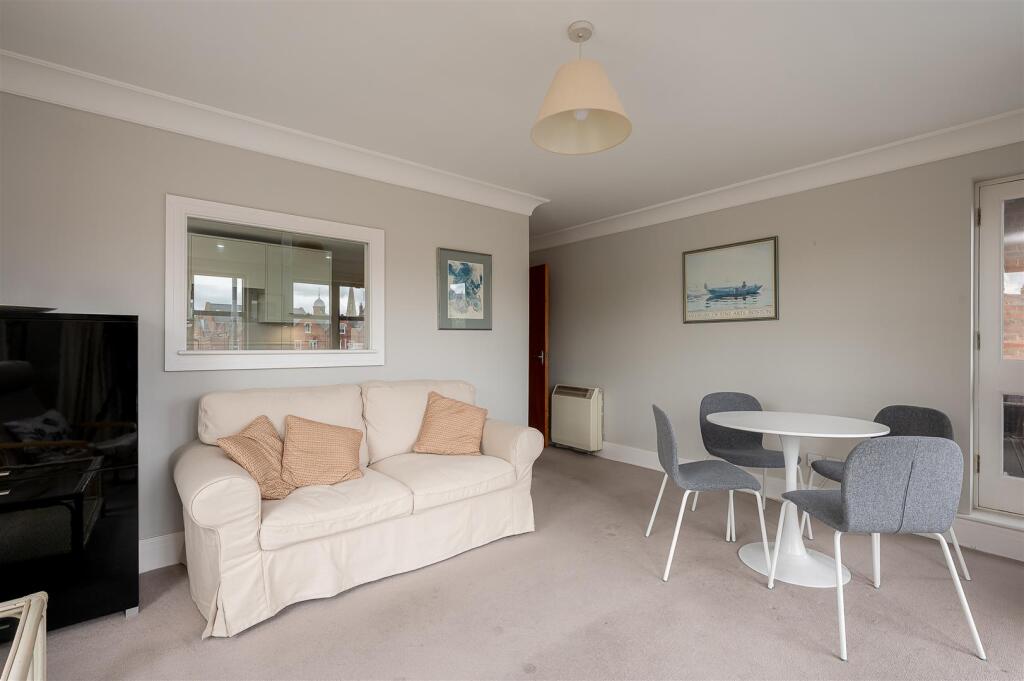 OPEN PLAN LIVING DINING