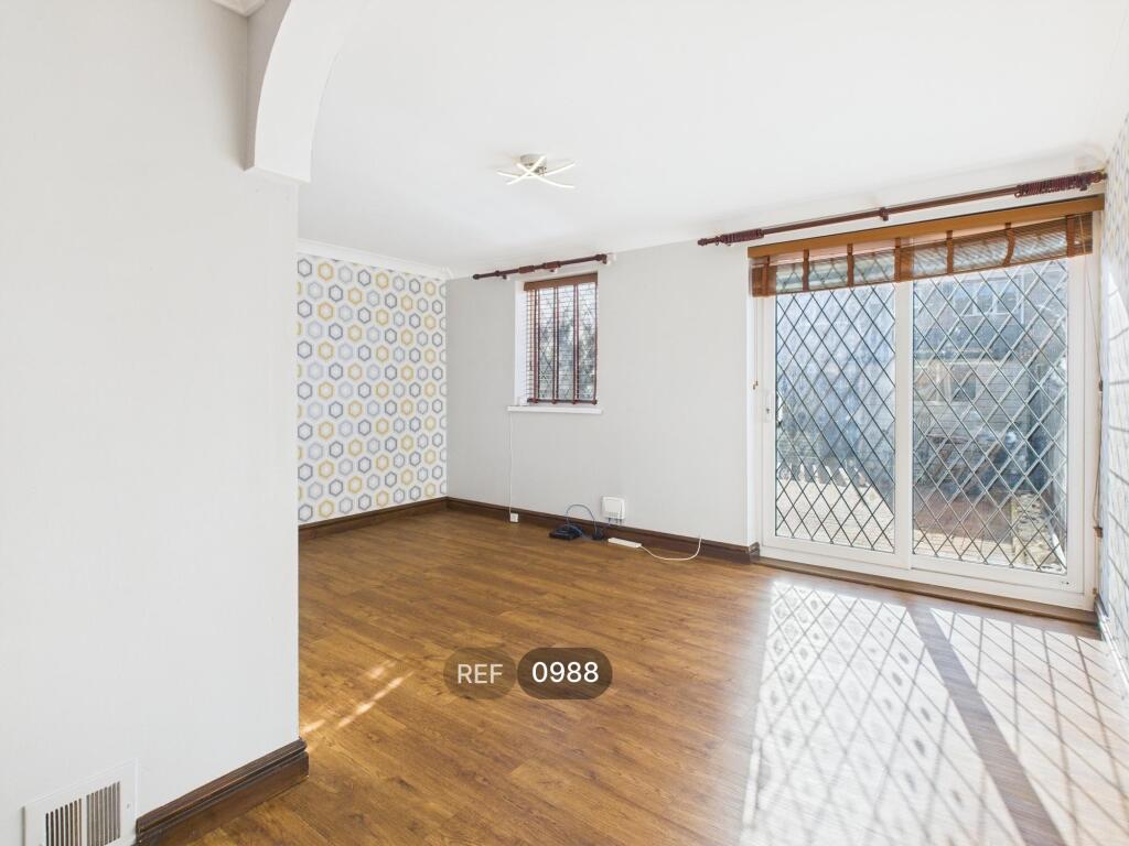 Kitchen &amp; Living area