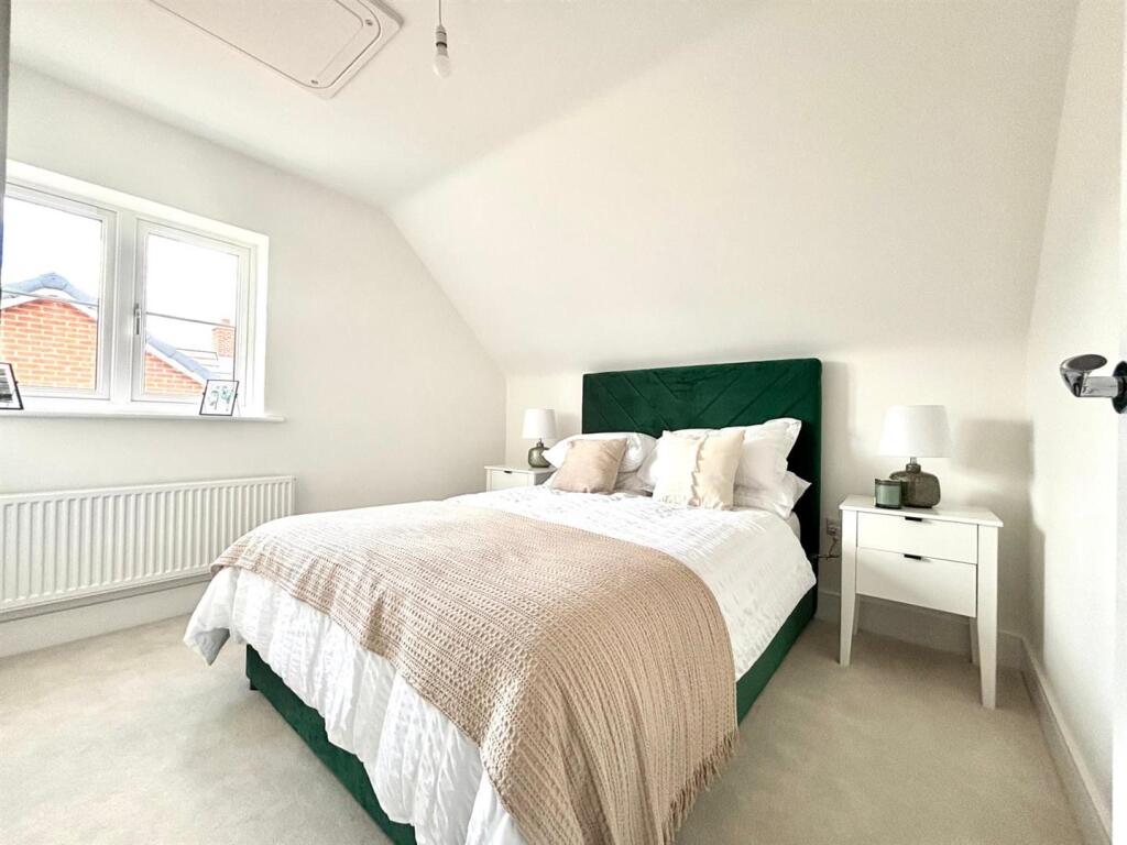 WhatsApp Image 2025-09-15 at 16.37.35_8b7111de.jpg