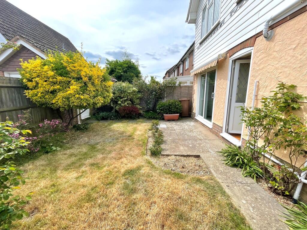 12 Acorn Close Re...