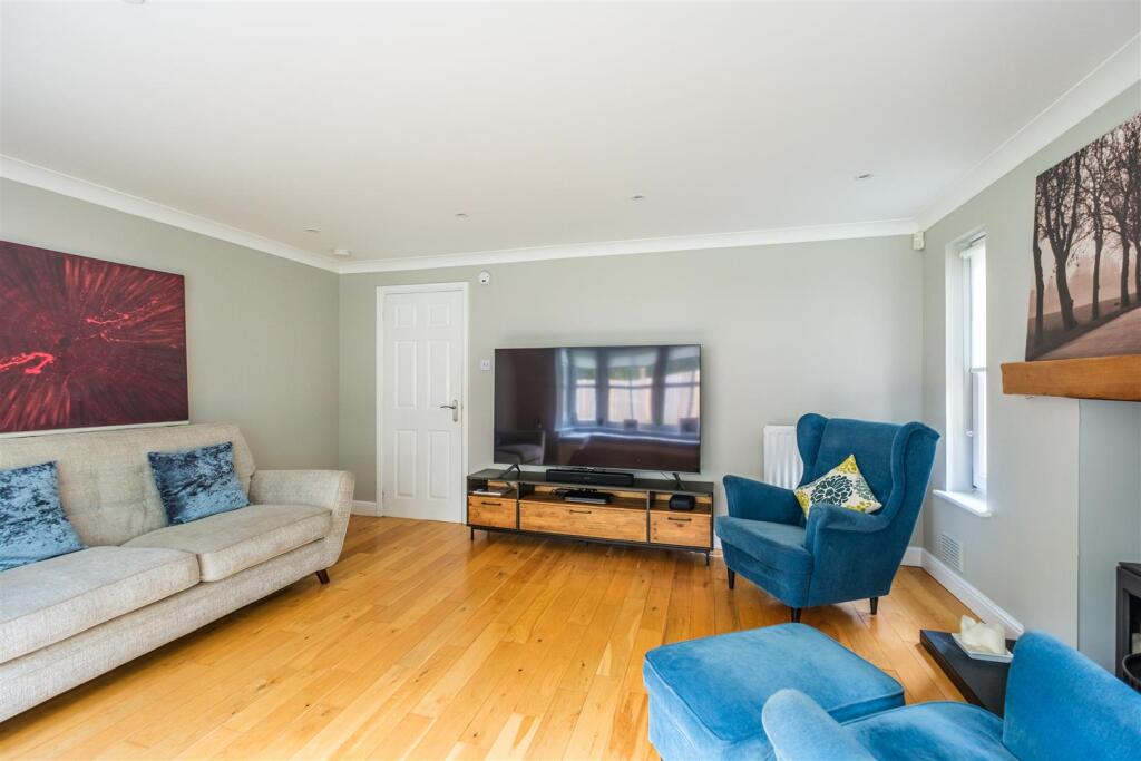 Spynie Gardens-18.jpg