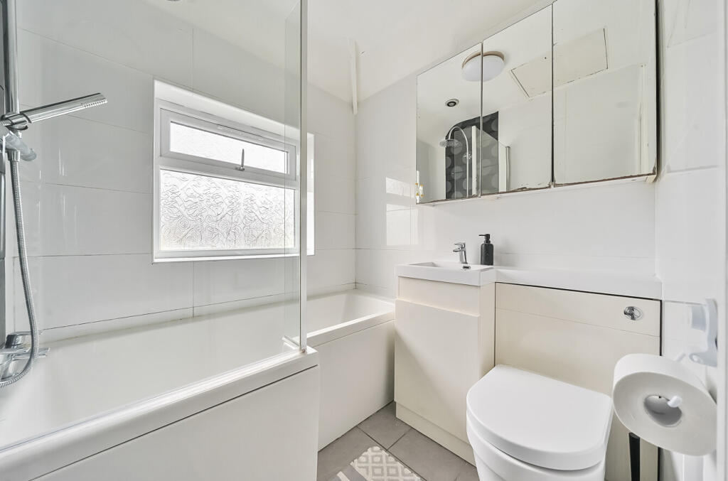 1302252-15-683f1d...