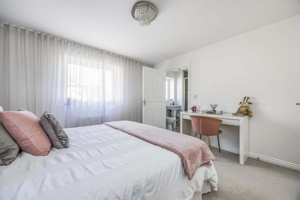 24 Angus Way, Waterlooville-PorticoMarketing-SoldB