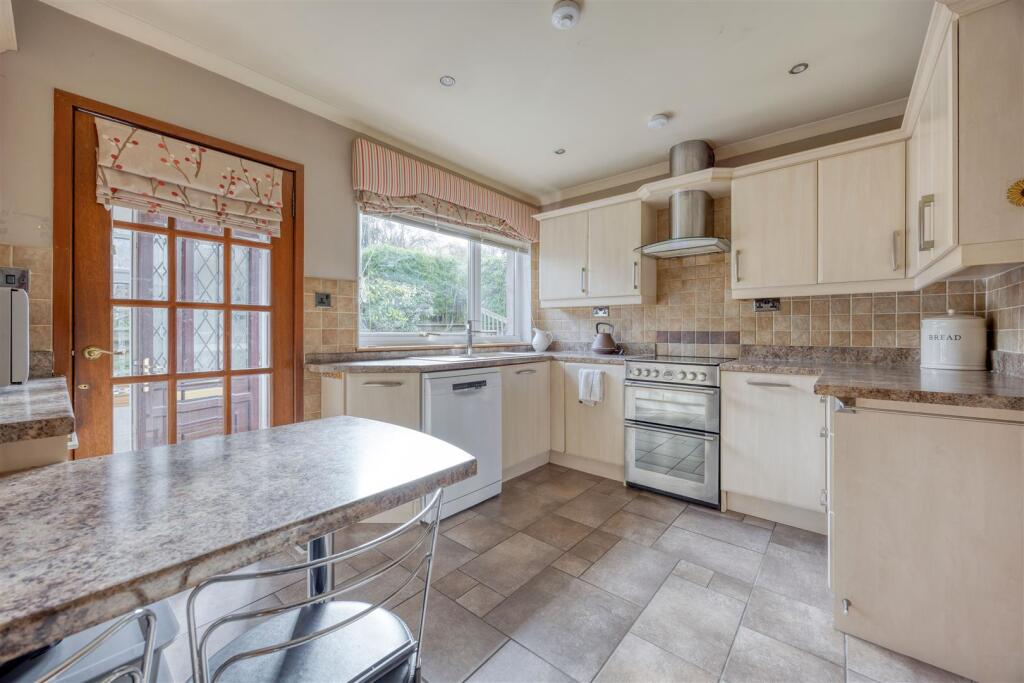 4_AILSA_DRIVE_KIRKINTILLOCH_013.JPEG