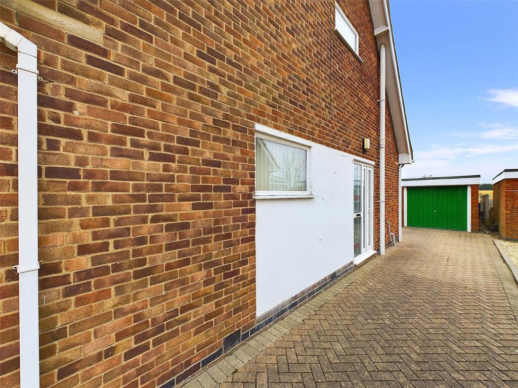 Side Aspect/Driveway