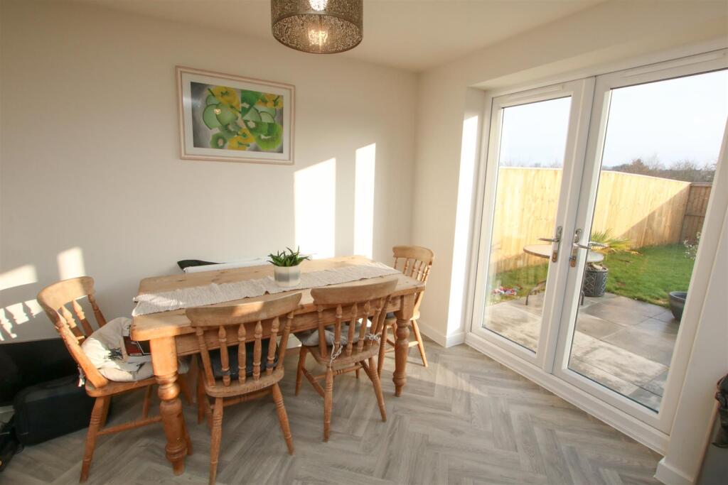 OPEN PLAN DINING KITCHEN