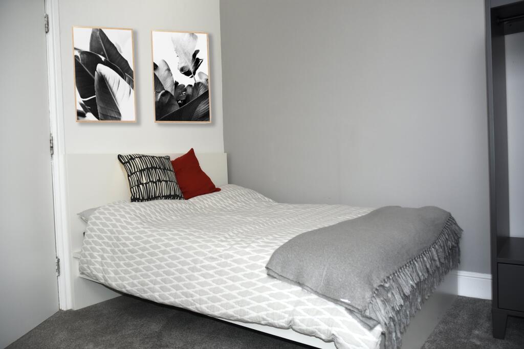 Bedroom 03 03