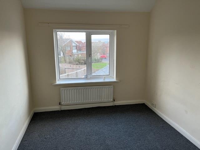 Middle bedroom.jpg