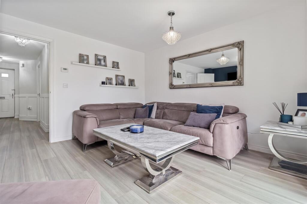 8 Bellflower close-003.jpg