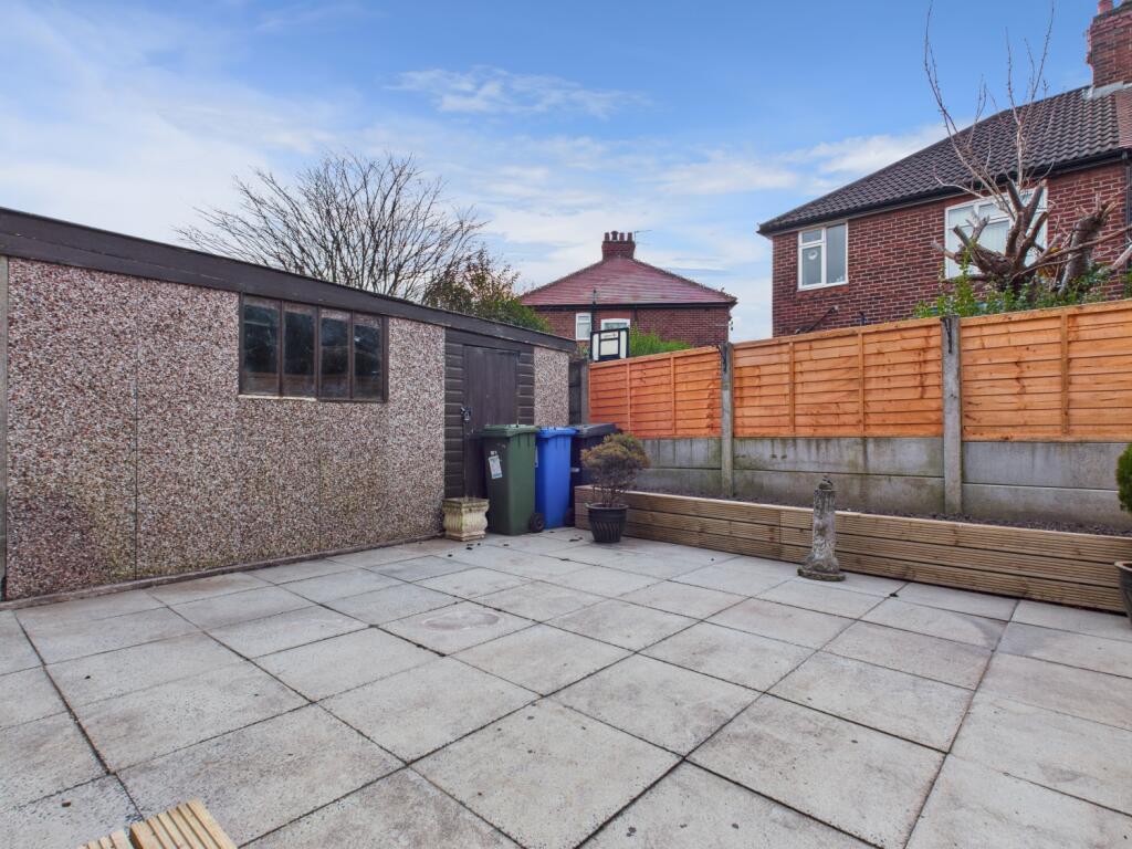 CAM03729G0-PR0204-STILL021