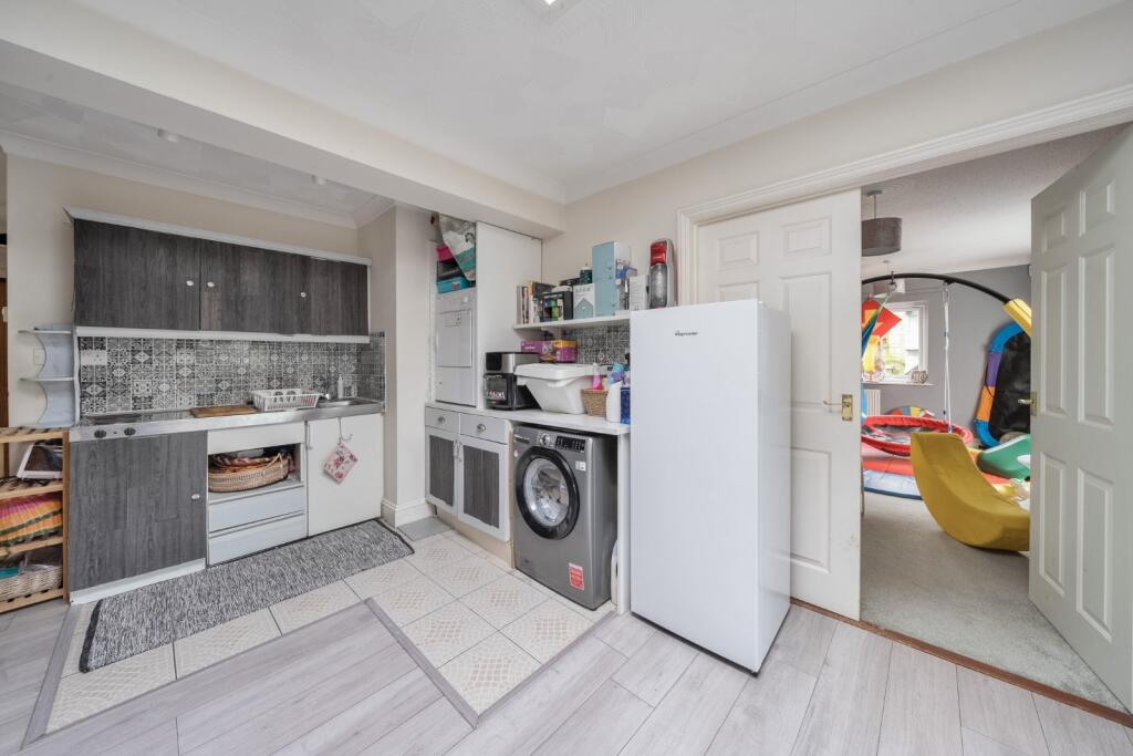 Second Kitchen/Recep