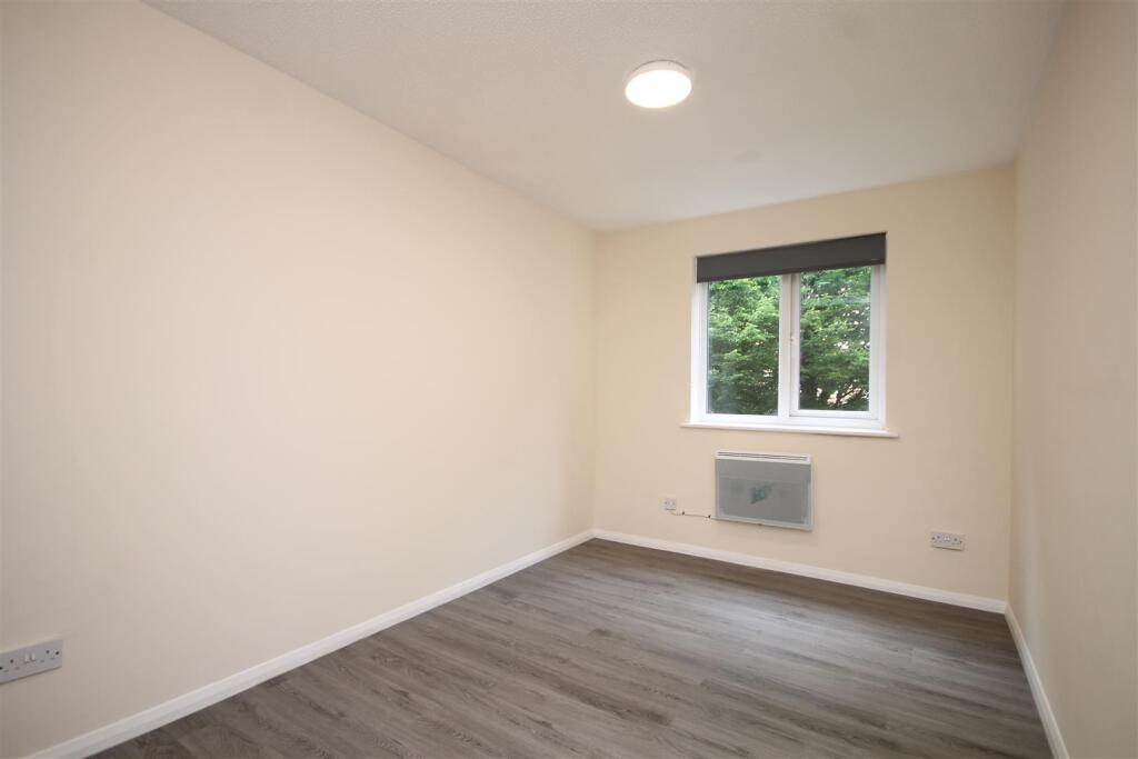 Bedroom 2.JPG