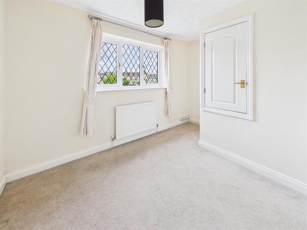 bedroom2.jpg