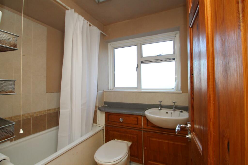 Bathroom.JPG