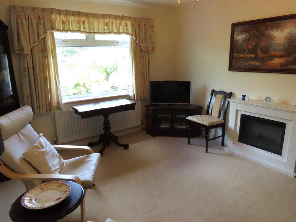 BEDROOM THREE/DINING ROOM