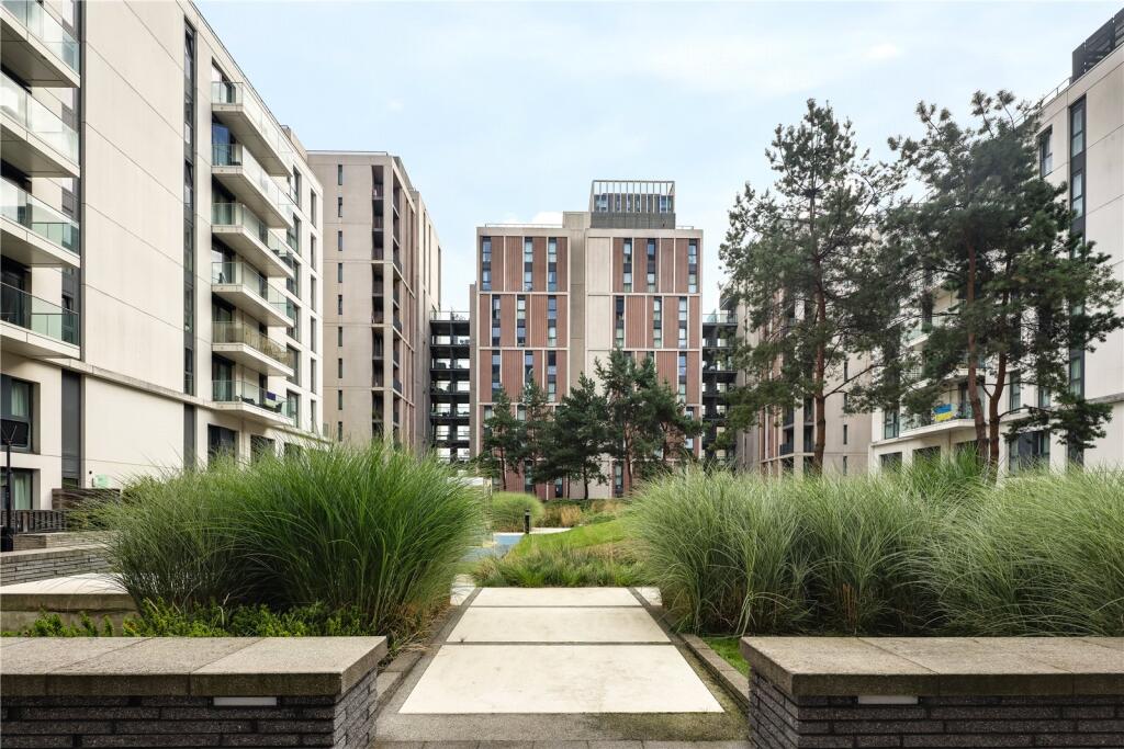 Exterior View 5