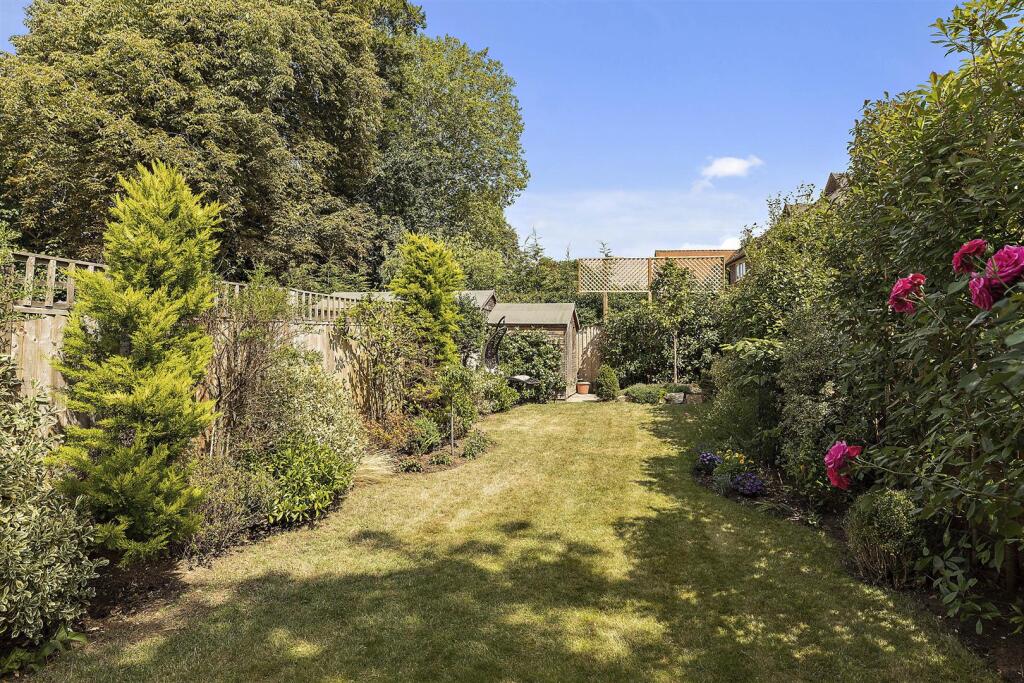 6-Coplestone-Chase-Cranley-Road-Guildford-GU1-2JW-