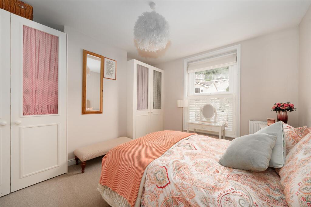 Bedroom3.jpg
