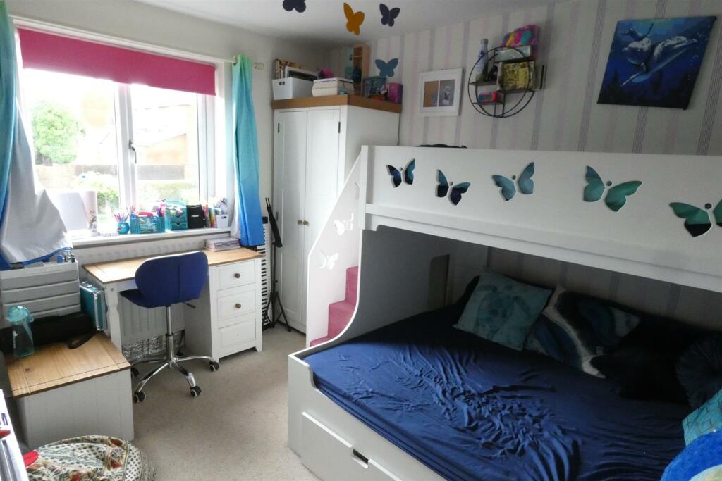 BEDROOM 2
