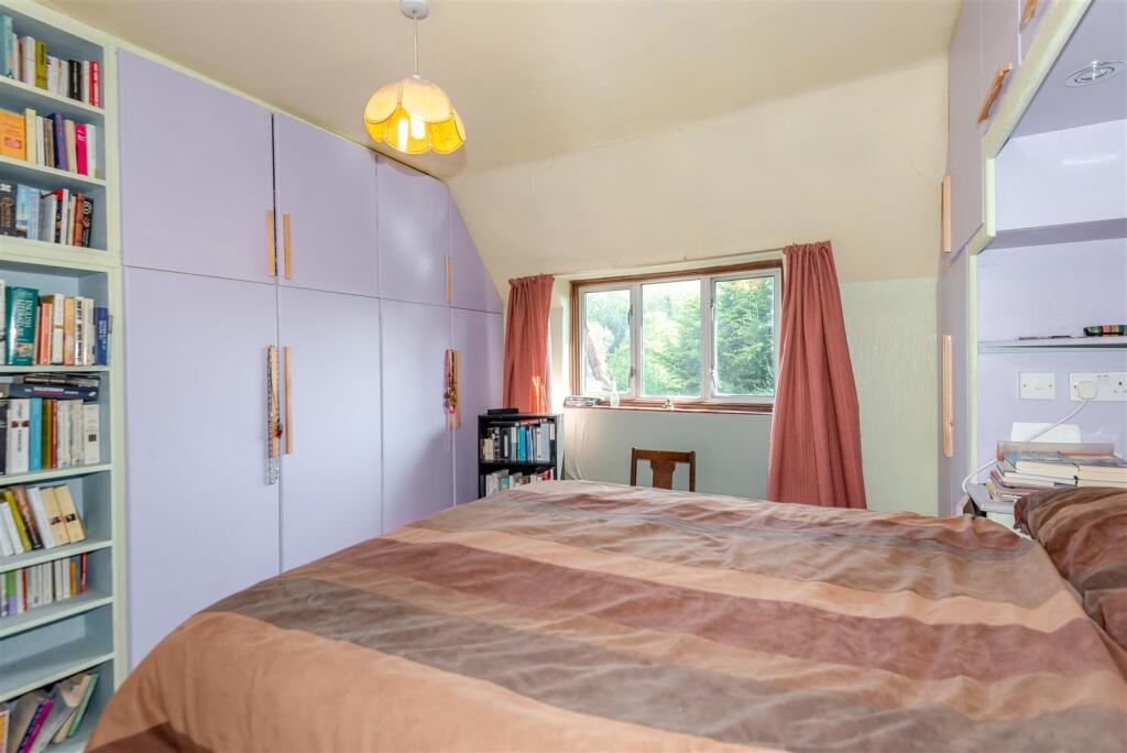 8646548-interior12.jpg