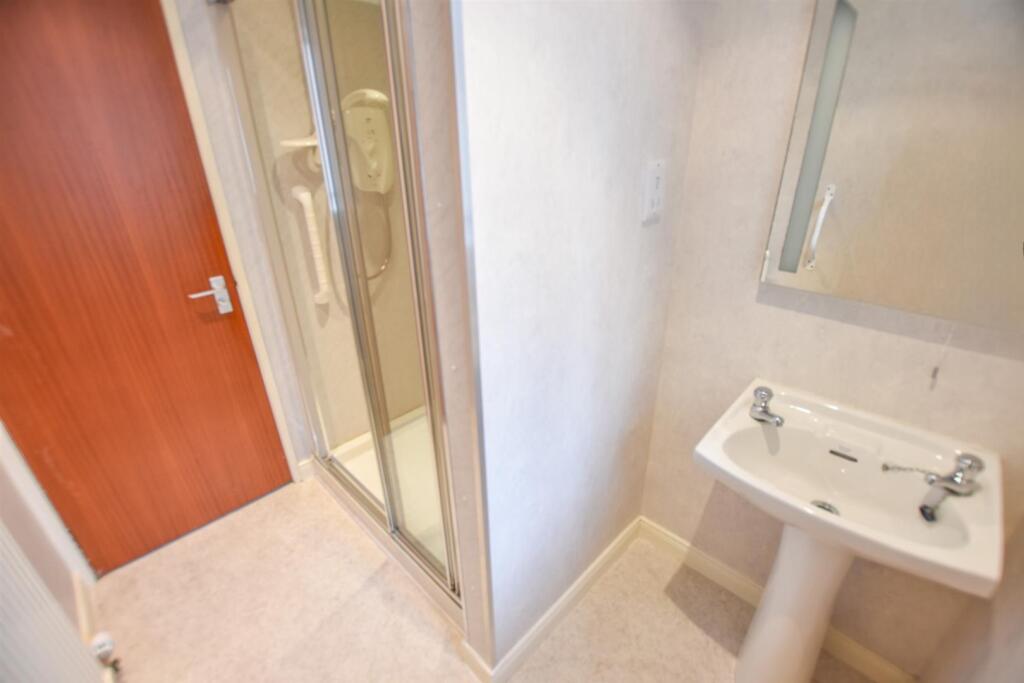 SHOWER ROOM (2)-2 EDIT.jpg