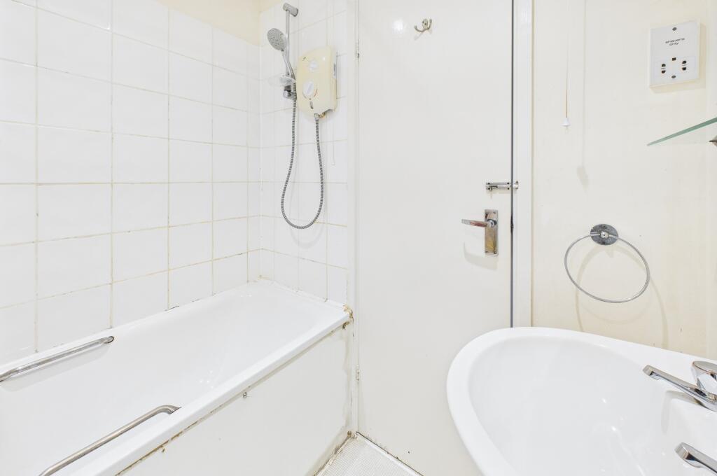 CAM02545G0-PR0421-STILL016