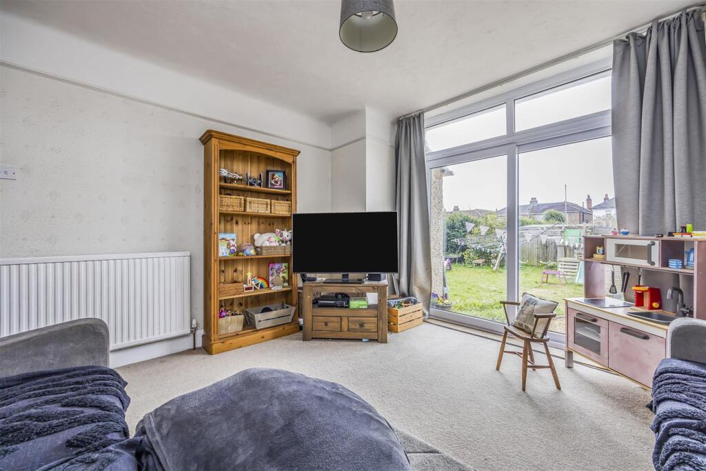 12 Cosham Park Avenue, Cosham-PorticoMarketing-Sol