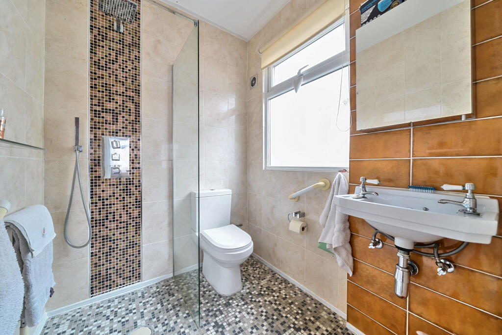 13-6819db55eb109-...