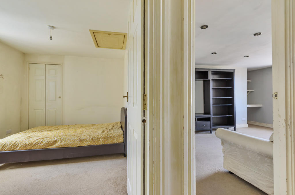 Hall/Bedroom/Lounge