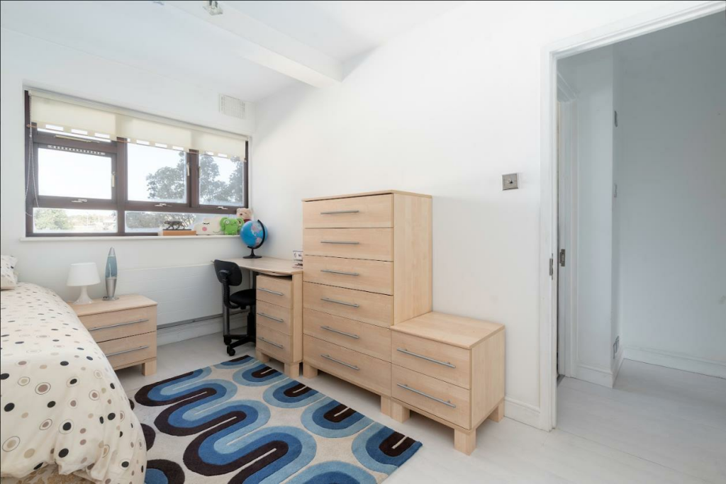 Bedroom 2 - Photo 2.PNG