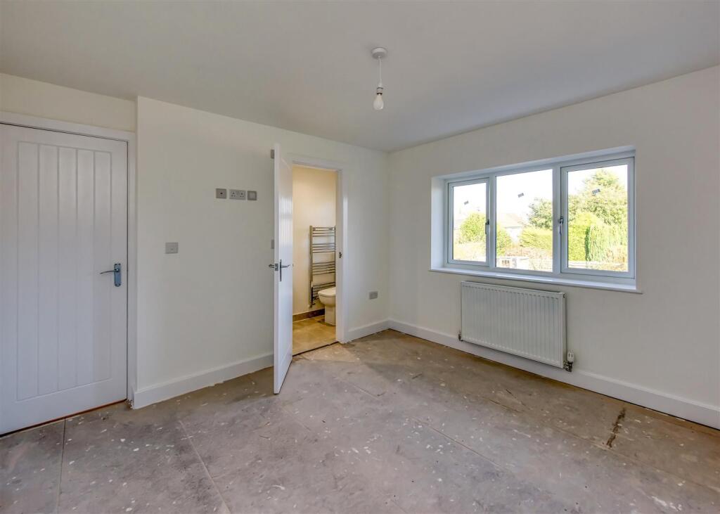 3 Yew Tree Lane-bed3.jpg