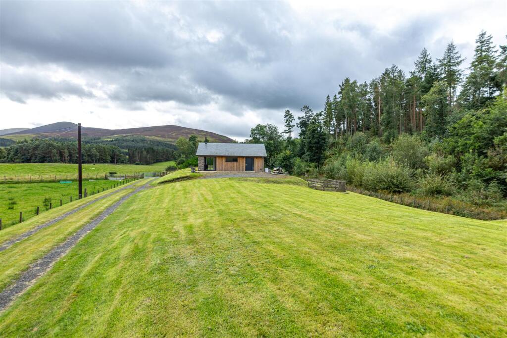 Broughton Holiday Let 01.JPG
