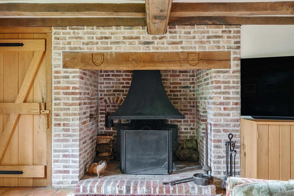 1298303-33-682f4570b386e-ARW .jpg