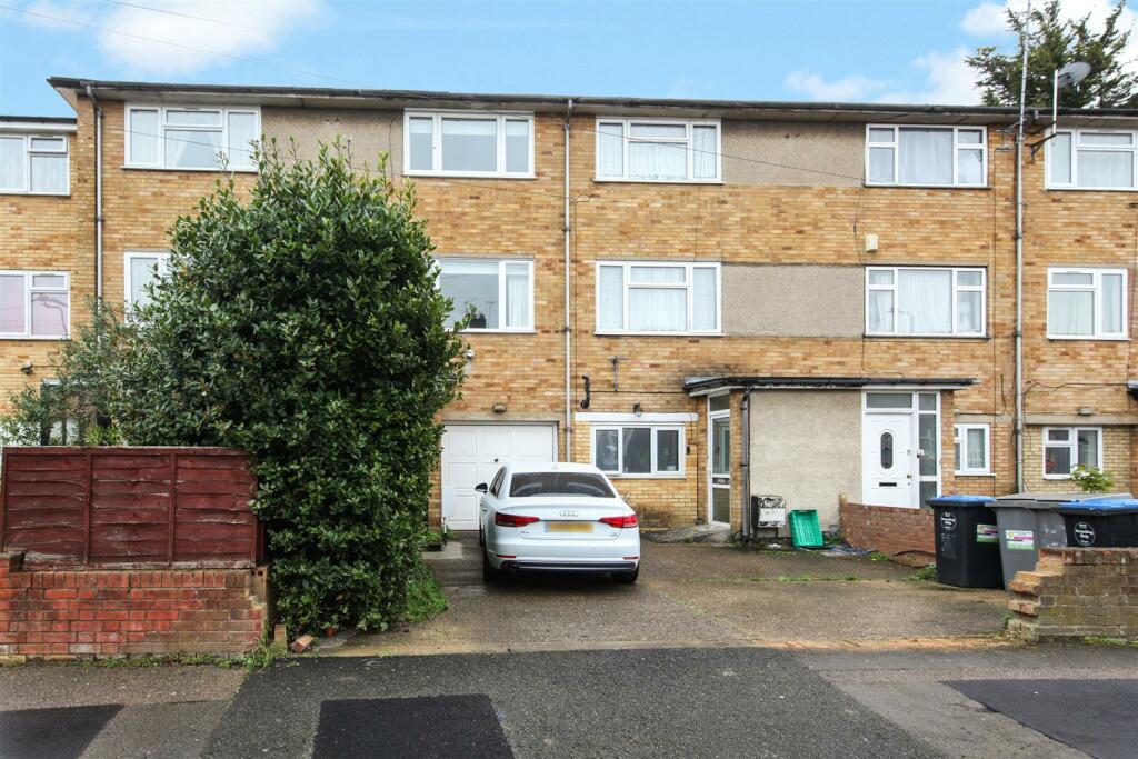 30 Byron Road - wUeU9MgYtd55I2gy9nvN.jpg