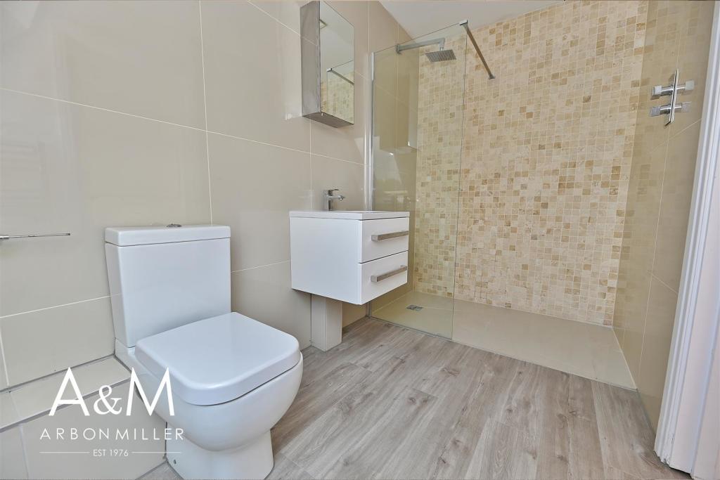 En-Suite Shower