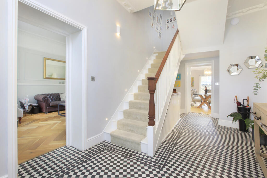 property in Crescent Grove, 
Clapham, SW4