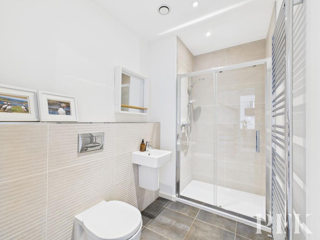 Shower Room (ground floor)