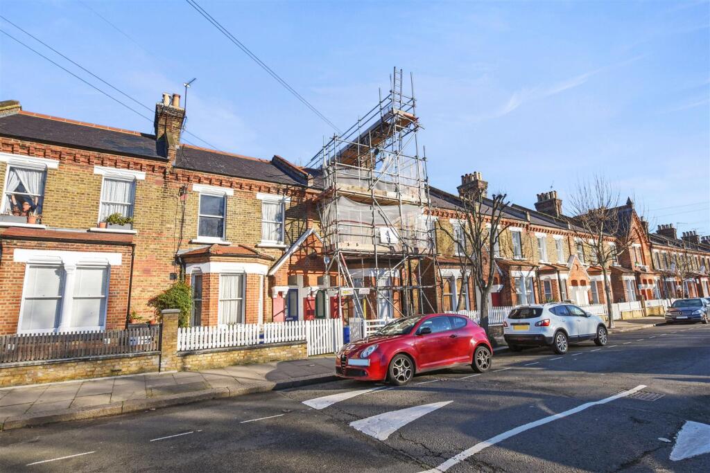 06-0414GCWT - FFF 32 Llbert St - Exterior -Origina