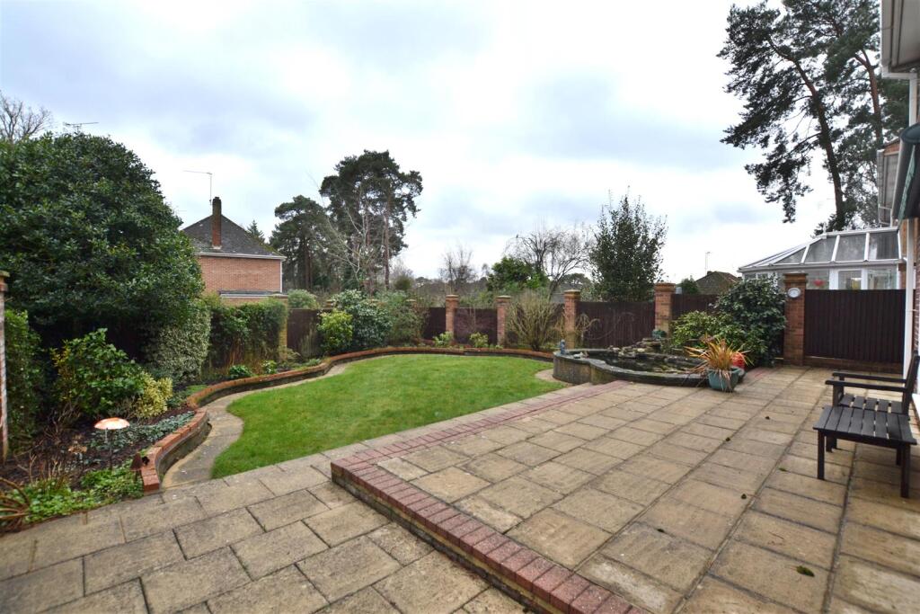 Garden 1.JPG