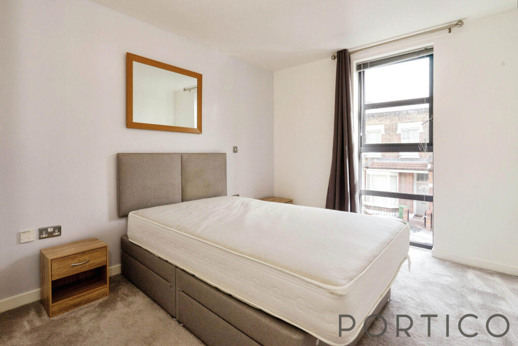 Master Bedroom (1)