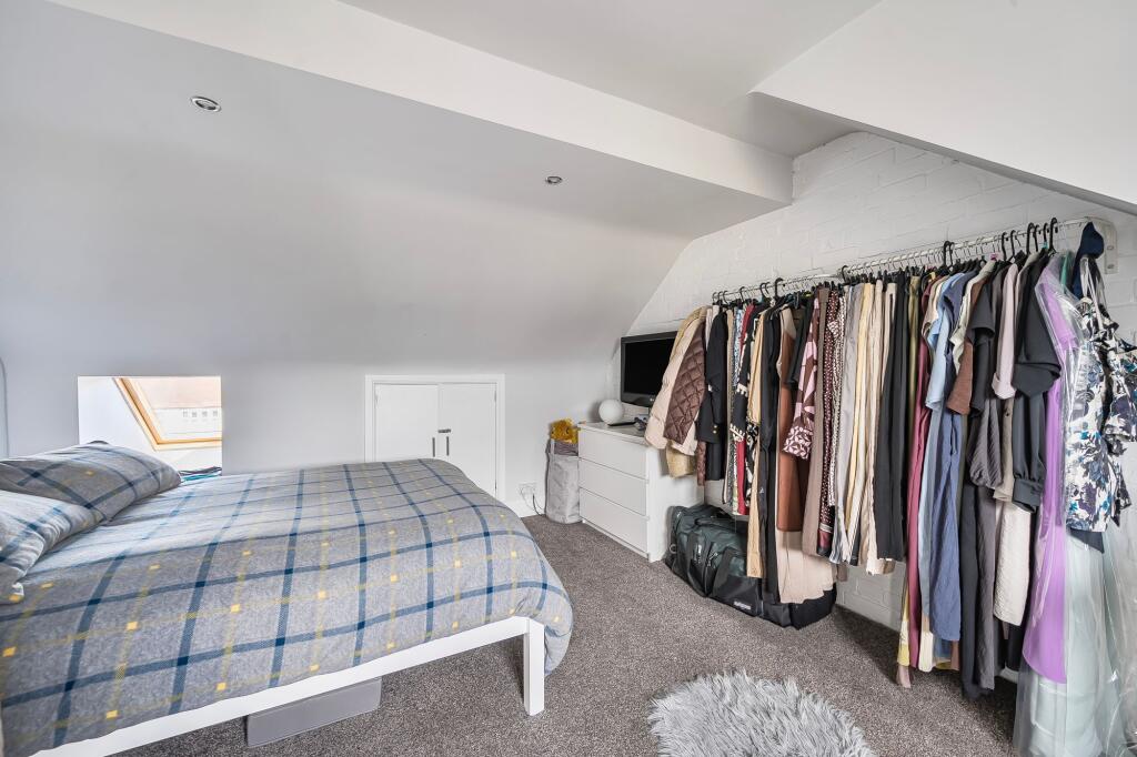 Sparrow Farm Road, Epsom - KT17 2JL