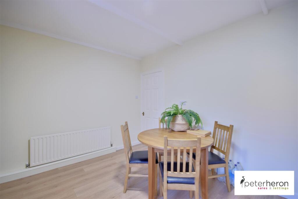 Breakfasting Kitchen