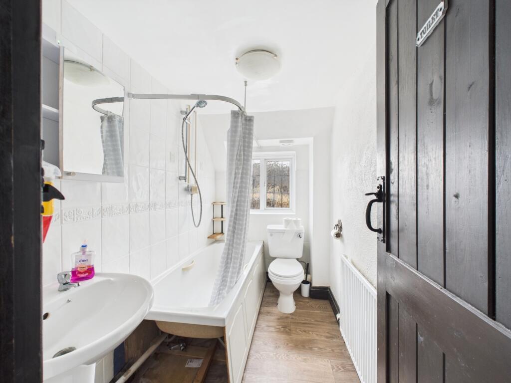 CAM01721G0-PR0103-STILL003