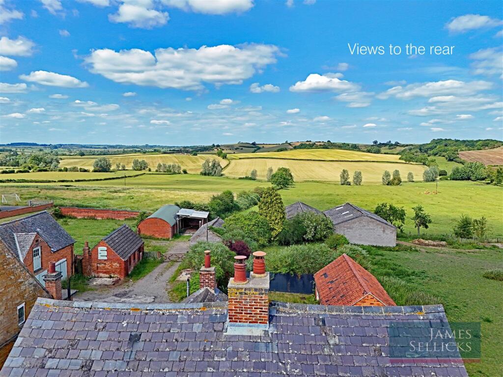 Countryside views to the rear