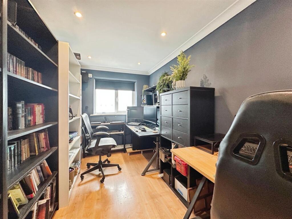 9b4b7b5f--4CF6-8E12-A63E0D1AC85E-53476-000011FA6D4