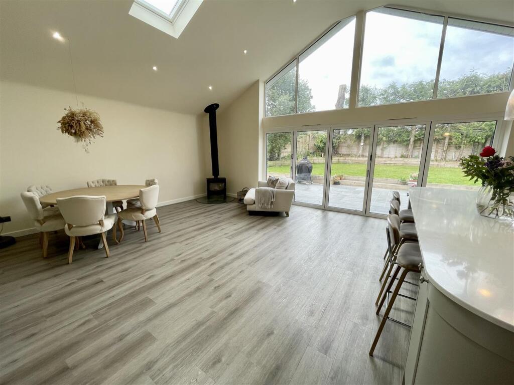 dining living area.jpg