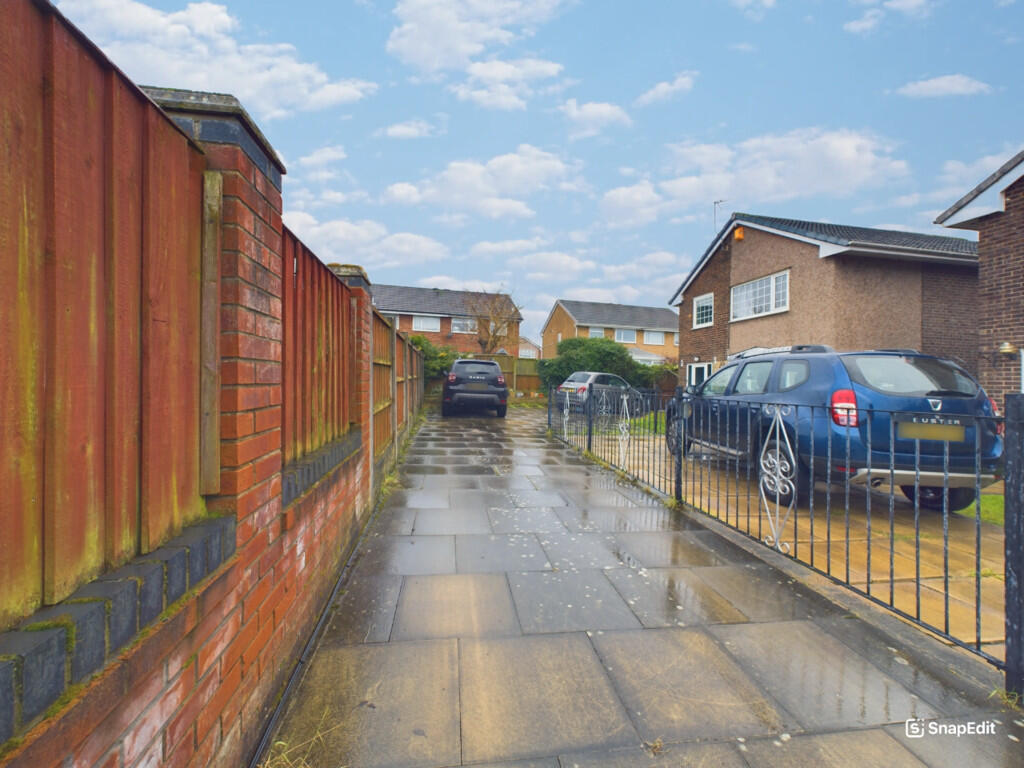 snapedit_17377233...