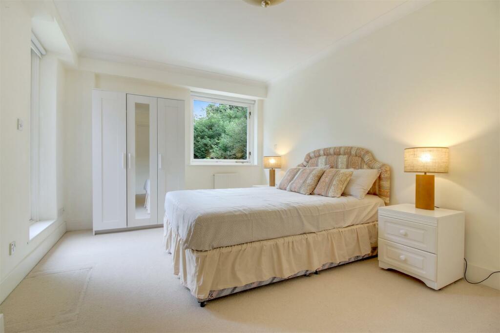 MAIN BED.jpg