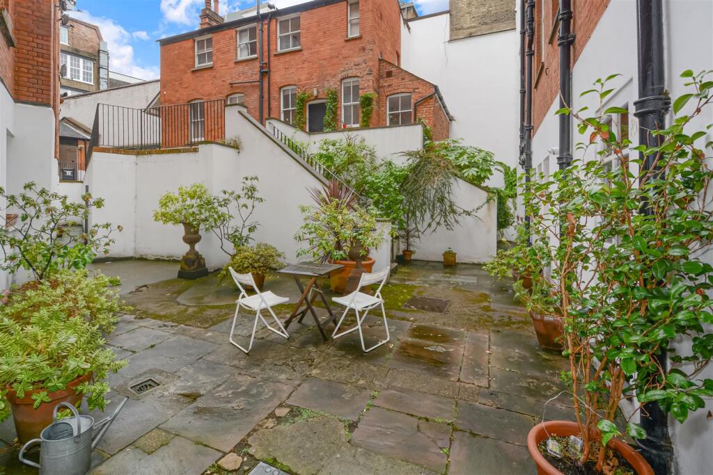 13 The Red House (8).jpg